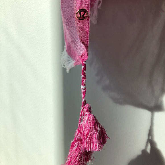Lululemon Scarf - pink - Picture 3 of 3